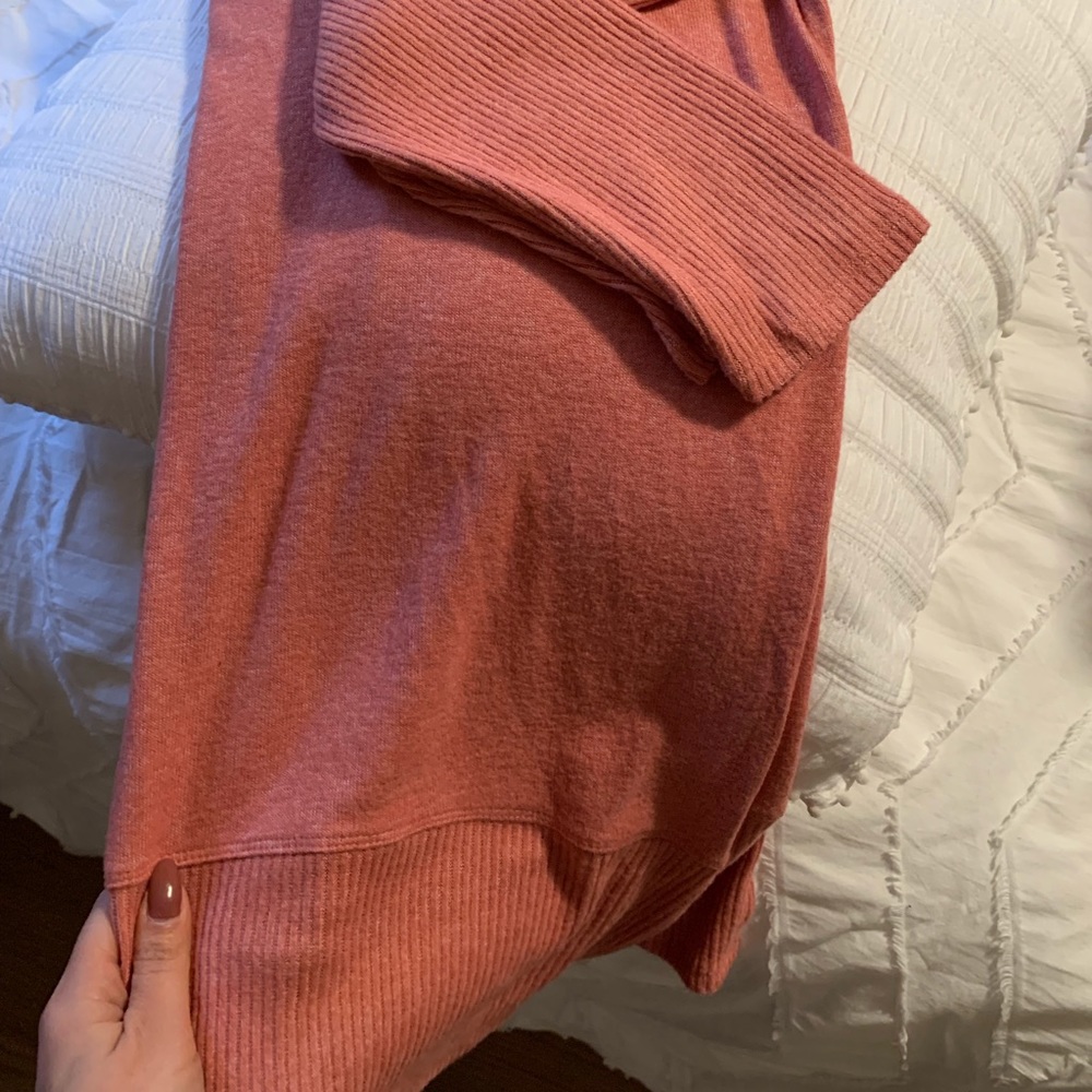 New๐Gorgeous soft ribbed sleeve top - Picture 6 of 8